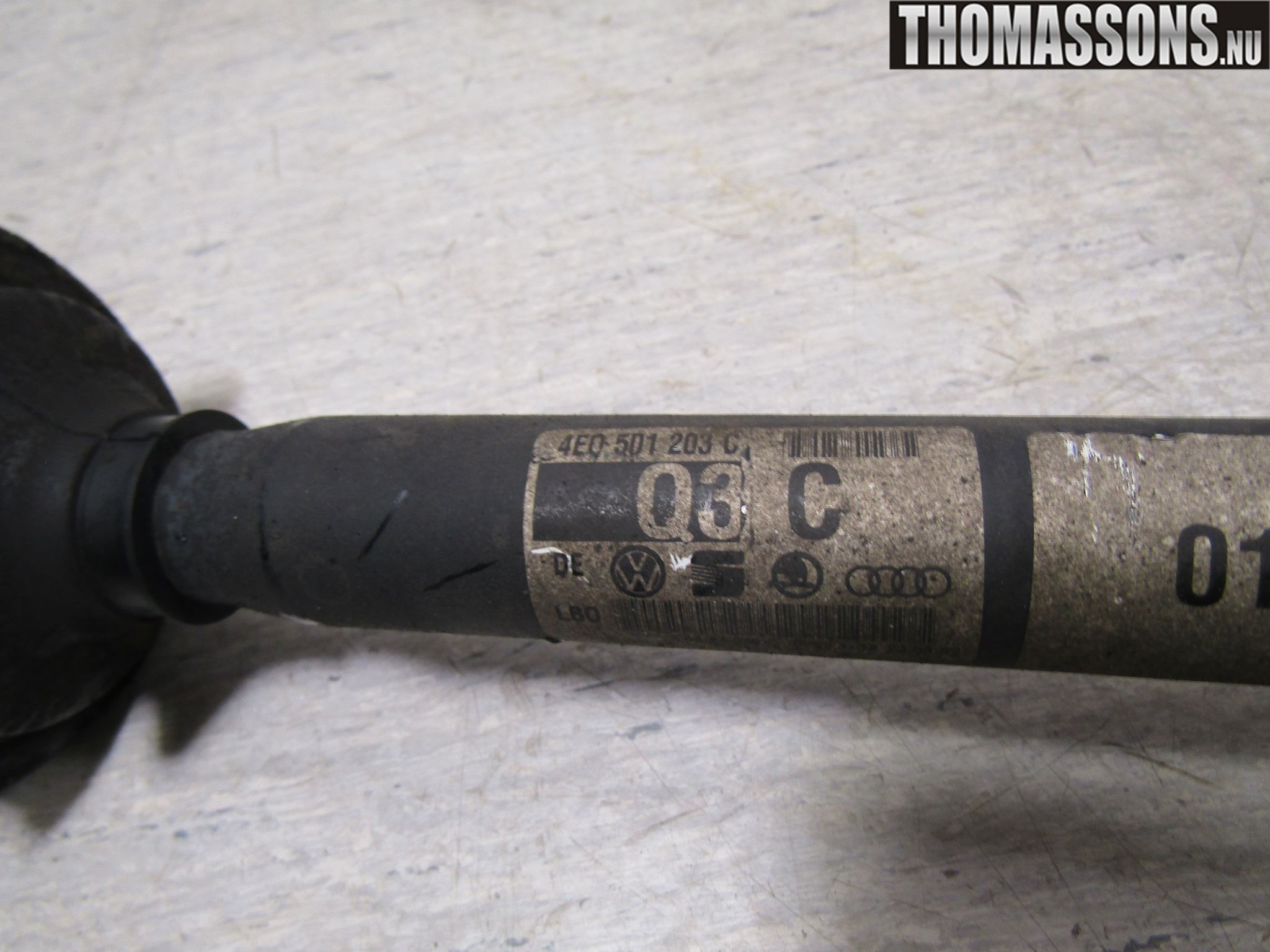 Audi A8/S8 4E  02-09 Drivaxel Bak Vänster