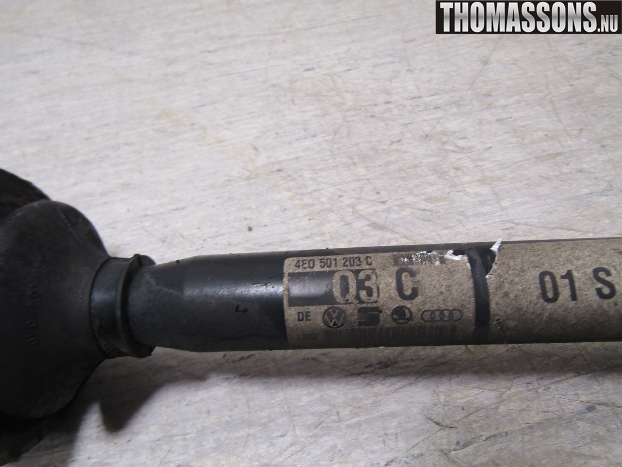 Audi A8/S8 4E  02-09 Drivaxel Bak Höger