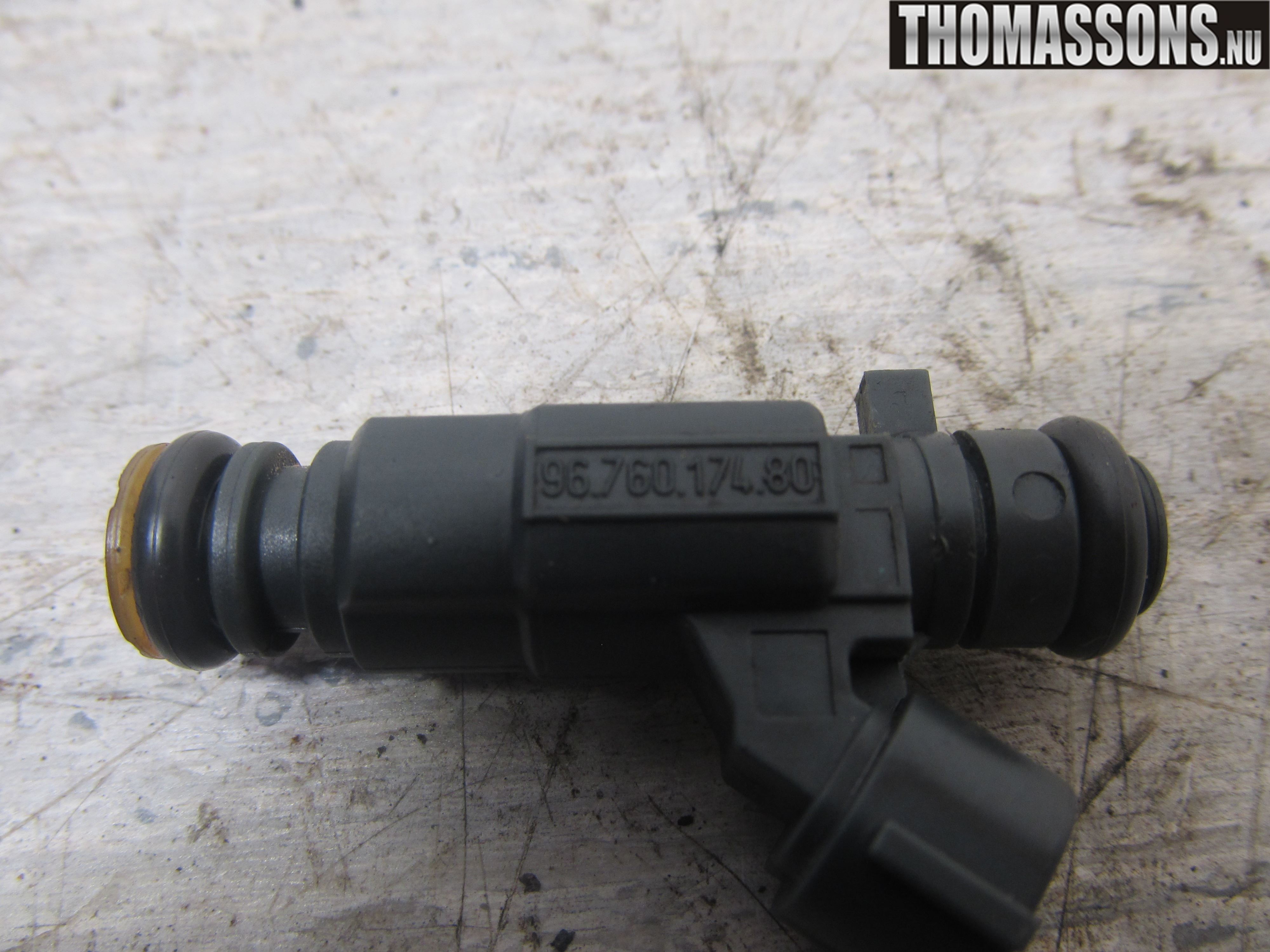 Peugeot 208 12-15 Injspridare