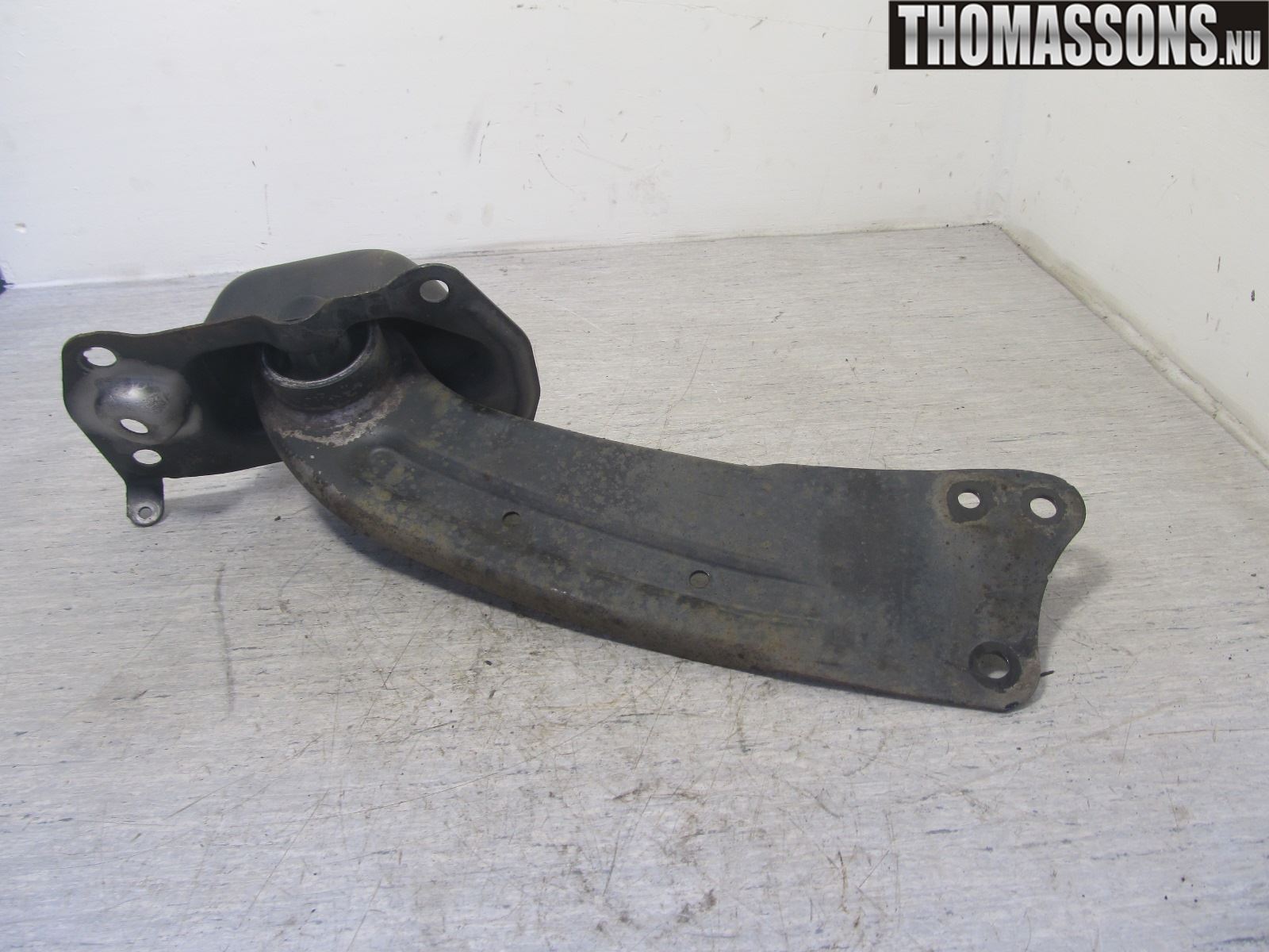 Volkswagen VW PASSAT 05-11 Bärarm Bak Vänster