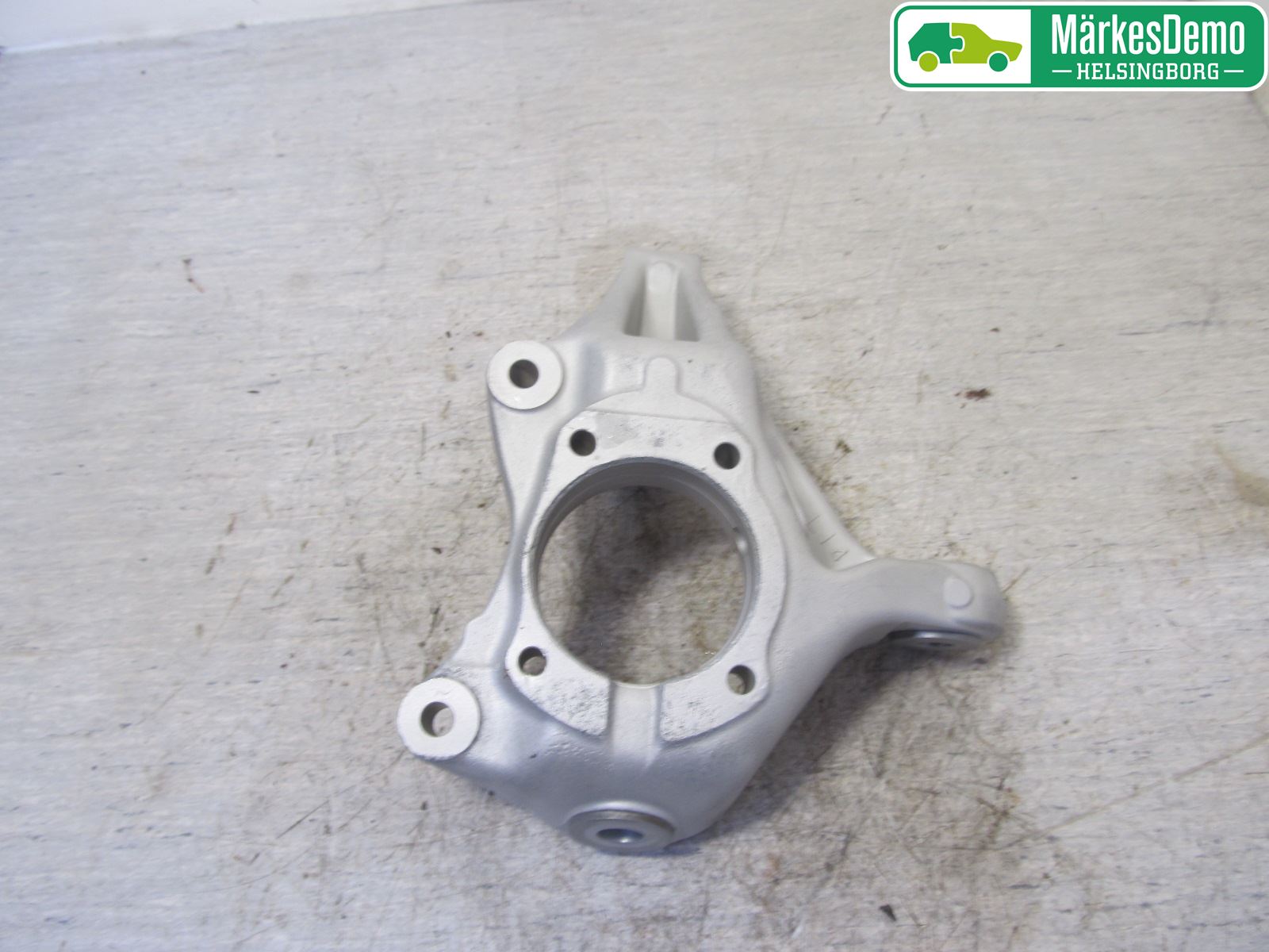 Lexus CT 200h Styrspindel Lagerhus Vä