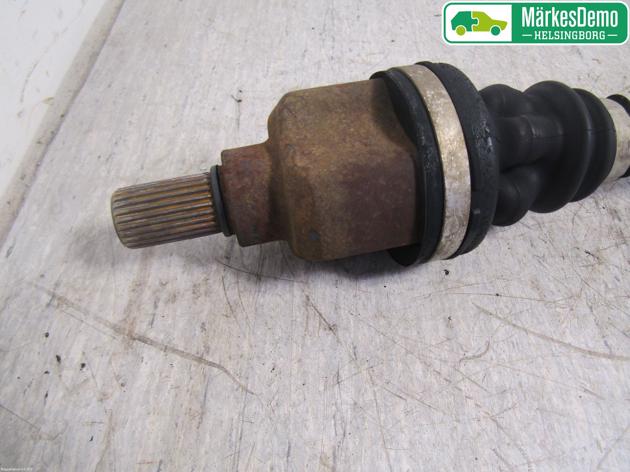 Peugeot 308 08-13 Drivaxel Fram Vänster