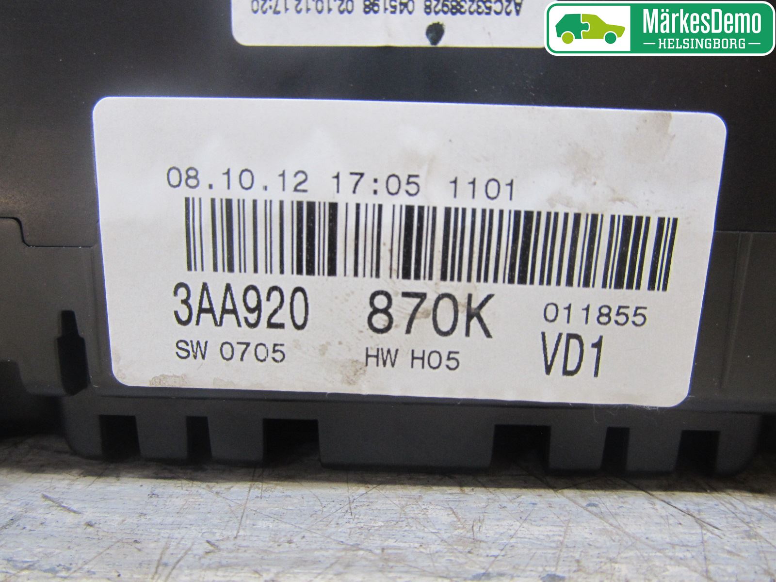 Volkswagen VW PASSAT 11-14 Instrument Komb