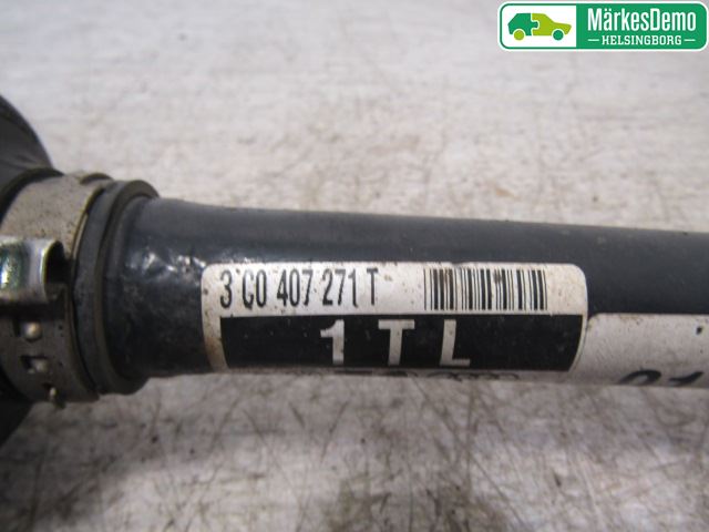 Volkswagen VW PASSAT 05-11 Drivaxel Fram Vänster