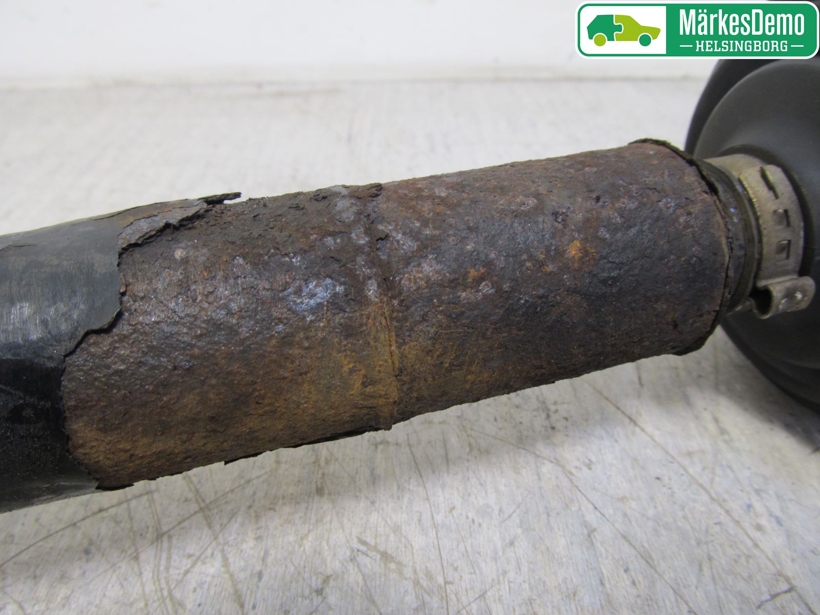 Volkswagen VW BEETLE 98-10 Drivaxel Fram Höger