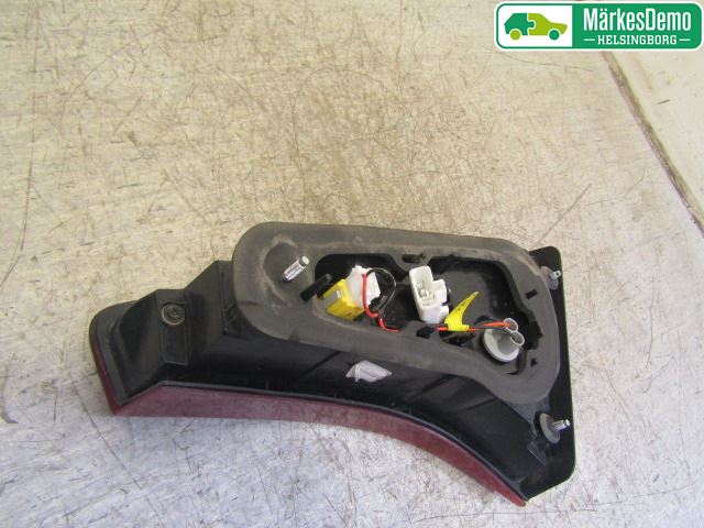 Kia OPTIMA 00-15 Bakljus Lucka Vä