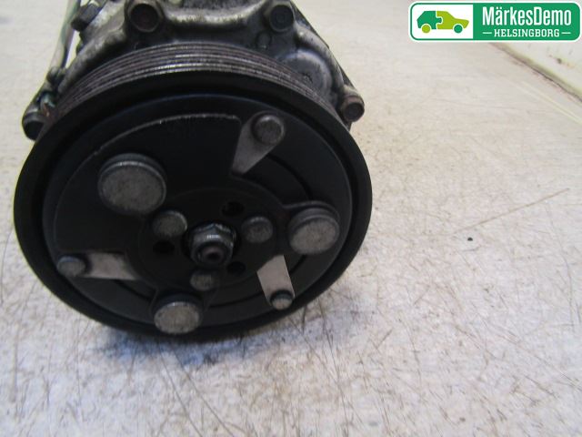 Volkswagen VW CADDY      04-10 Ac Kompressor