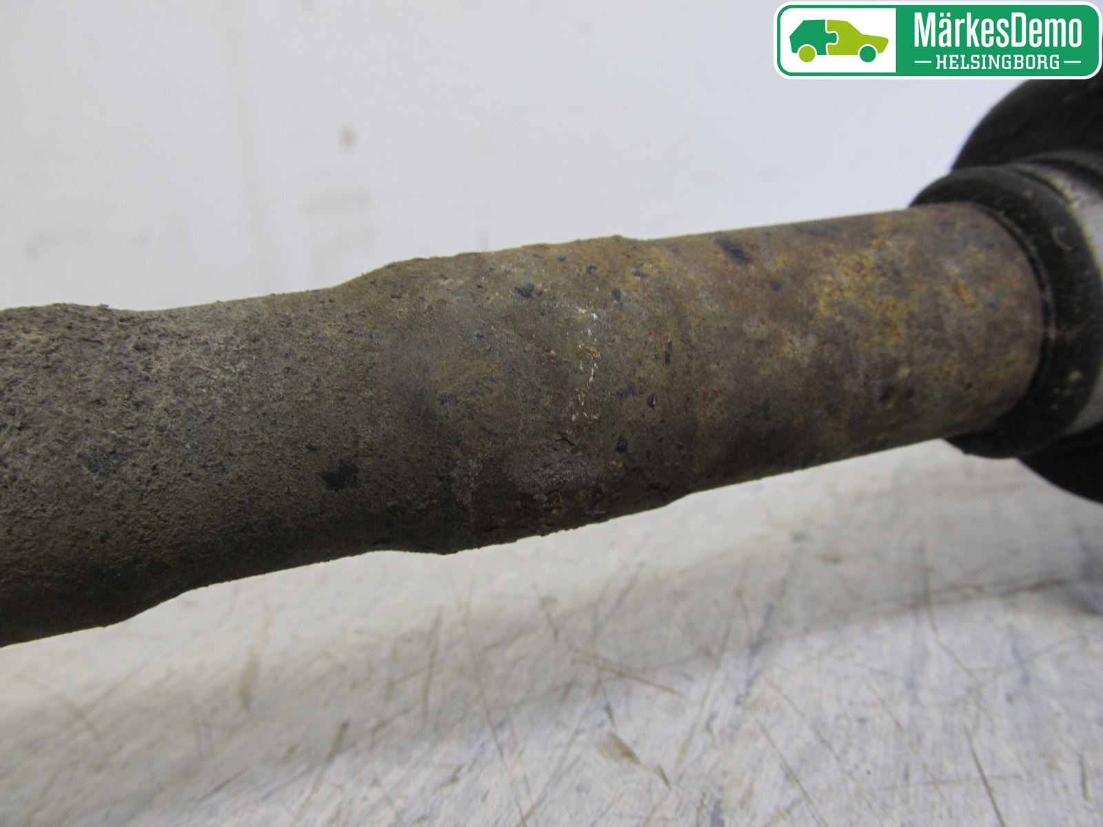 Mitsubishi GRANDIS Drivaxel Fram Vänster