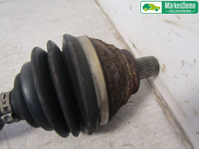 Volkswagen VW GOLF PLUS/CROSS GOLF 04-14 Drivaxel Fram Höger