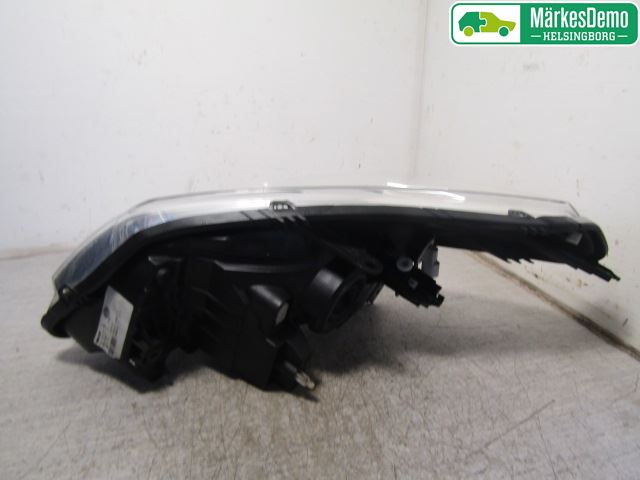 Dacia SANDERO 09-13 Strålkastare Höger