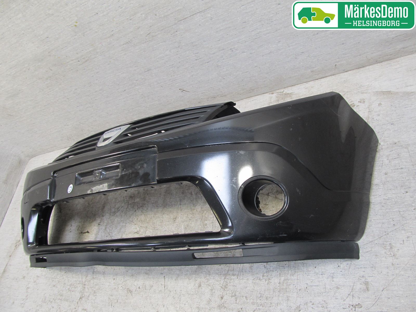 Dacia SANDERO 09-13 Stötfångarbeklädnad Fram