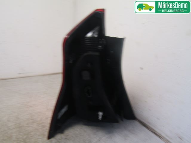 Dacia SANDERO 09-13 Bakljus Höger