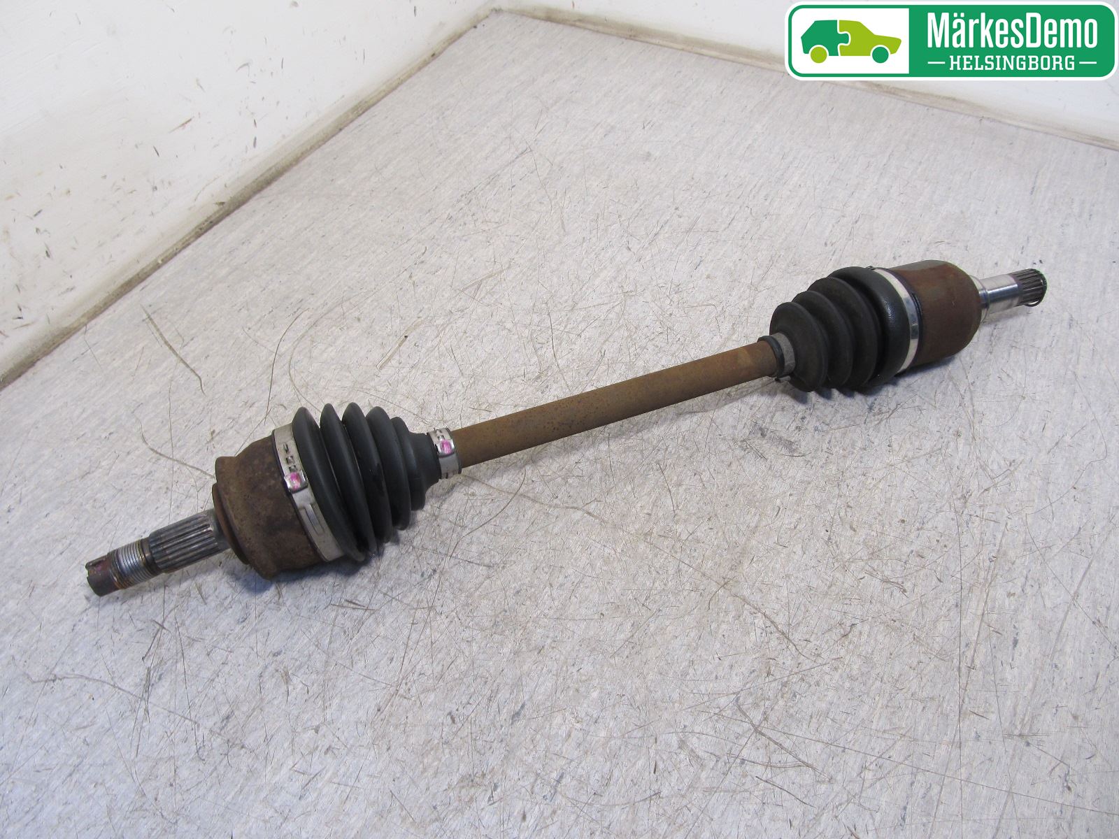 Ford KA 09-16 Drivaxel Fram Vänster