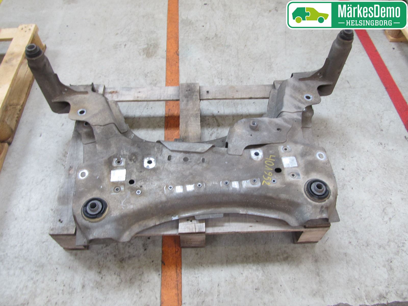 Renault MEGANE III 09-15 Framvagnsbalk