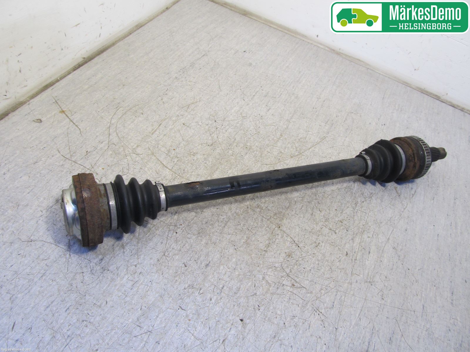 BMW 3 E90/91 SED/TOU 05-12 Drivaxel Bak Vänster