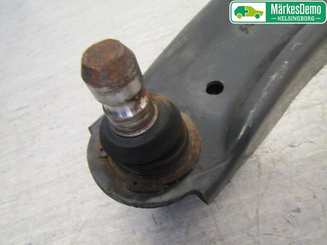 Hyundai i10 BA 14-16 Bärarm Fram Undre Vä