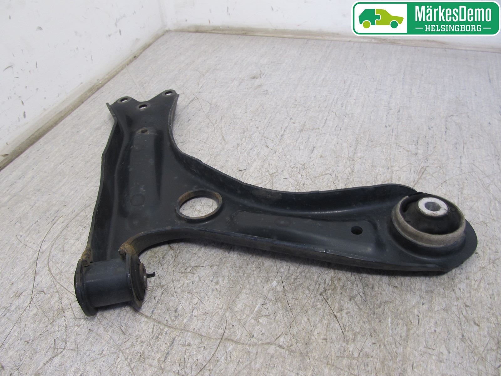 Seat IBIZA IV 08-16 Bärarm Fram Undre Vä