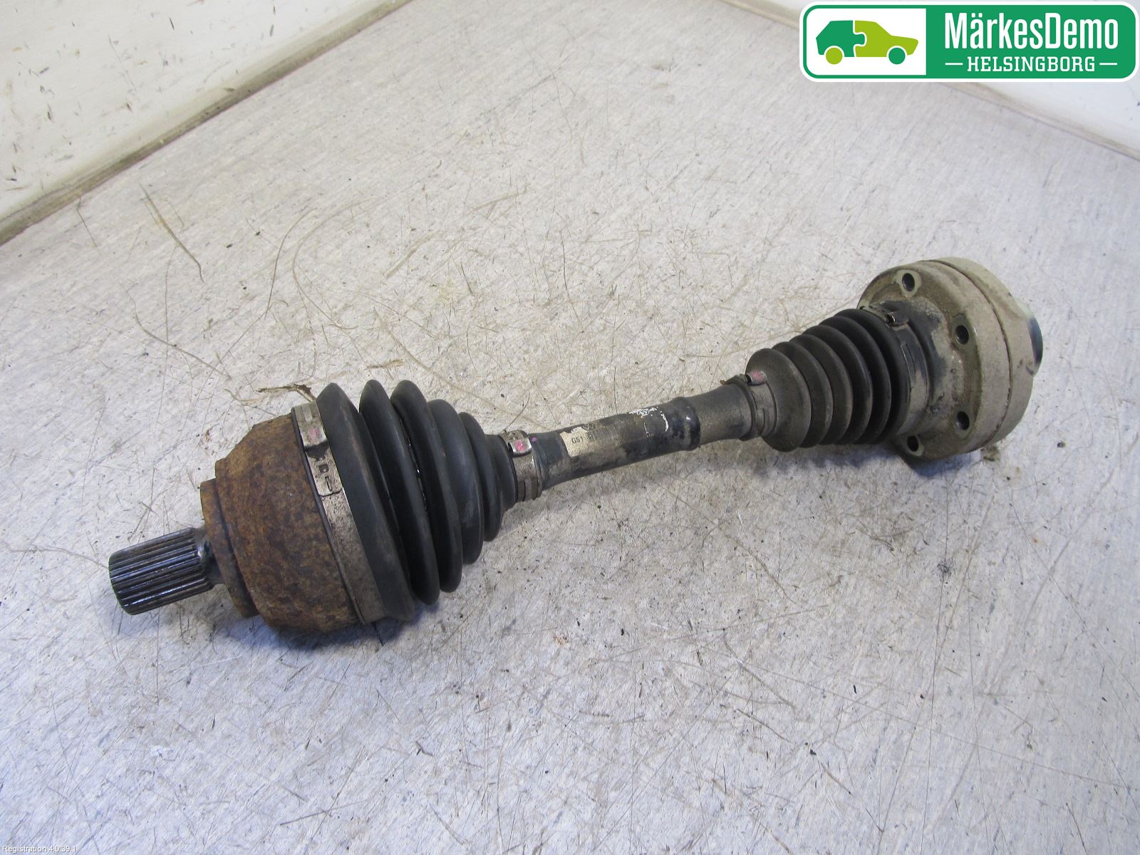 Volkswagen VW AMAROK 2H 10-22 Drivaxel Fram Vänster