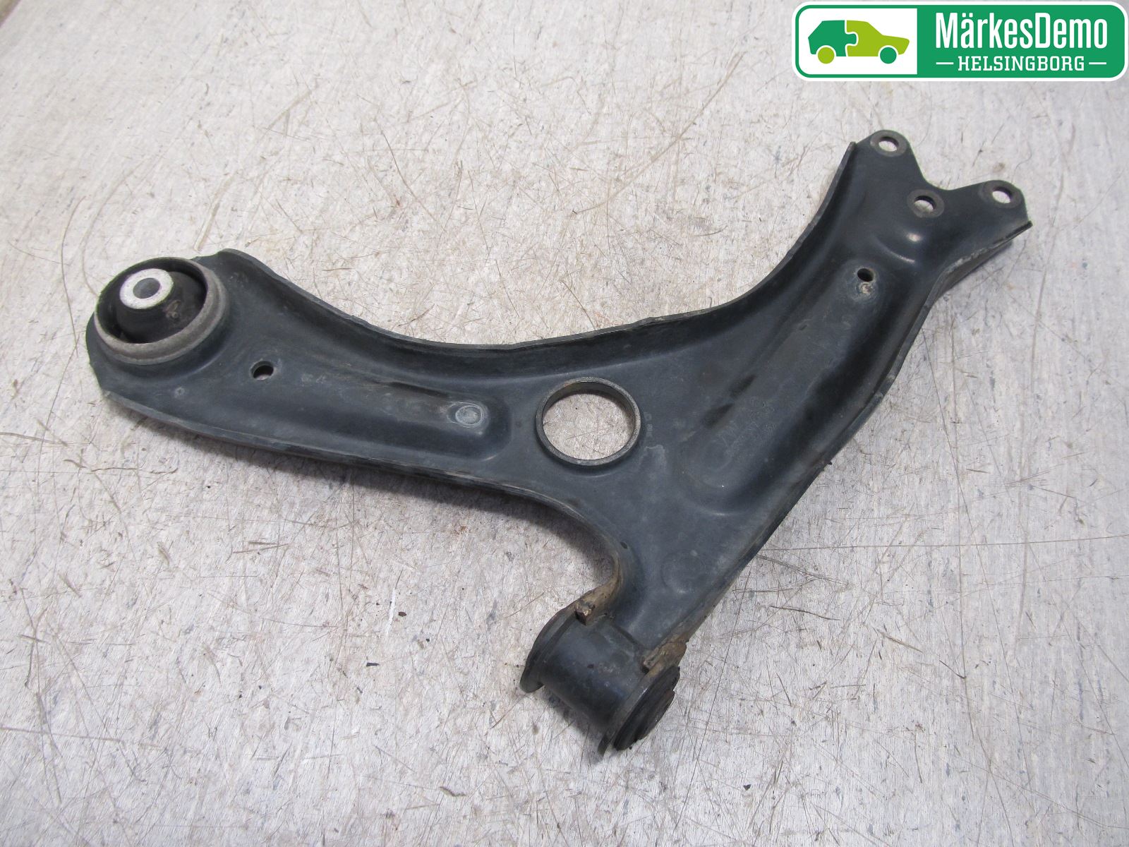 Volkswagen VW UP! / E-UP! Bärarm Fram Undre Hö