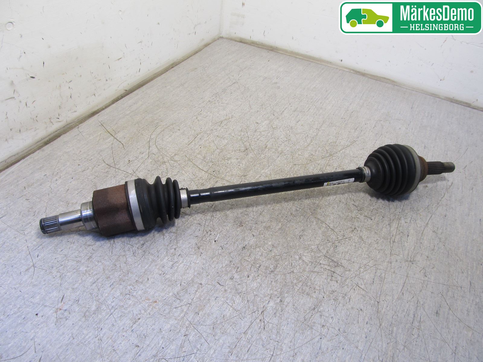 Volkswagen VW UP! / E-UP! Drivaxel Fram Vänster