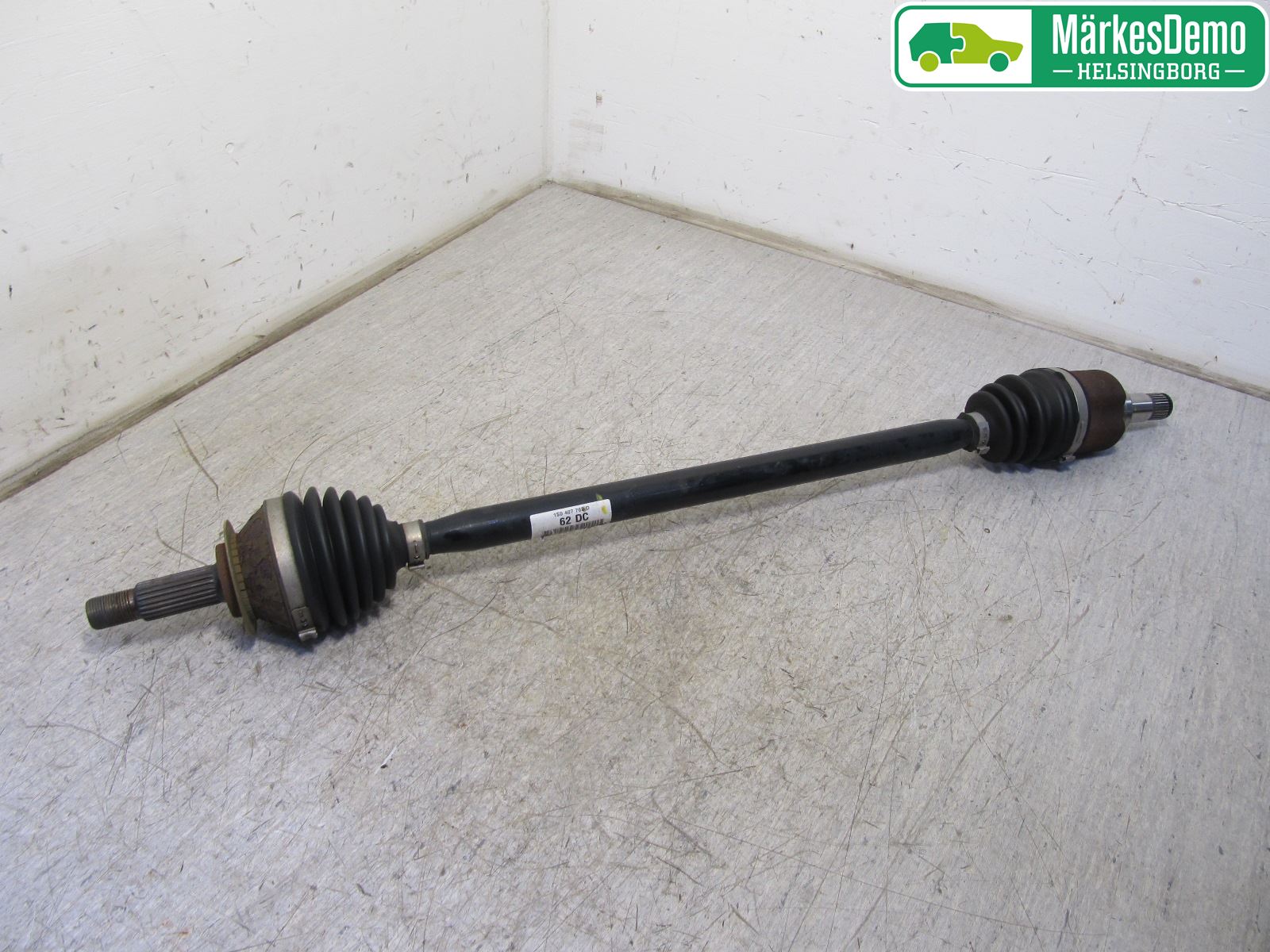 Volkswagen VW UP! / E-UP! Drivaxel Fram Höger