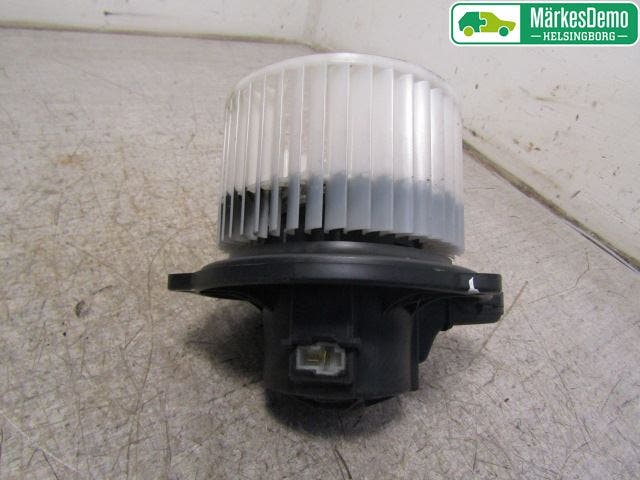 Kia CEED 06-12 Värmefläkt