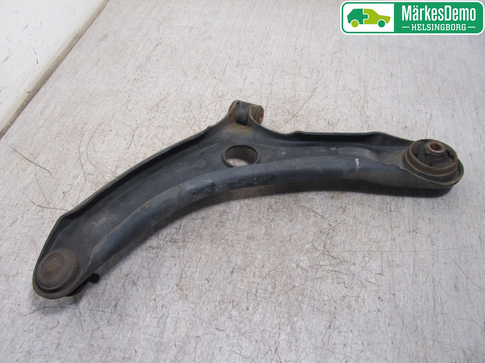 Hyundai i20 PB 09-14 Bärarm Fram Undre Hö