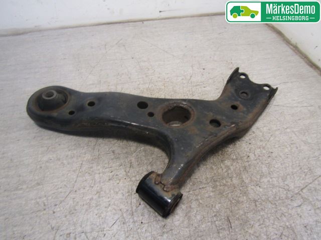 Toyota AURIS 10-12 Bärarm Fram Undre Hö