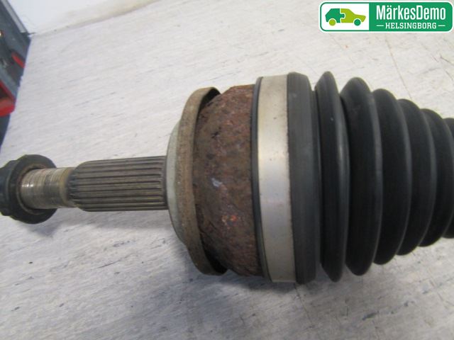 Toyota AURIS 07-09 Drivaxel Fram Höger