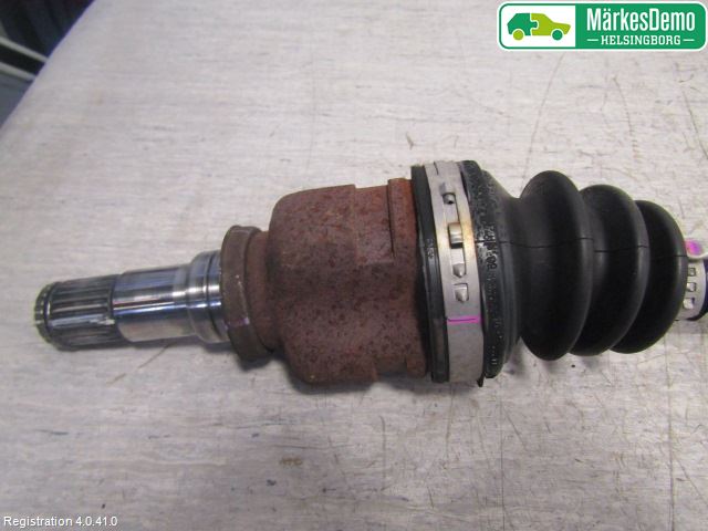 Toyota AYGO 06-14 Drivaxel Fram Höger