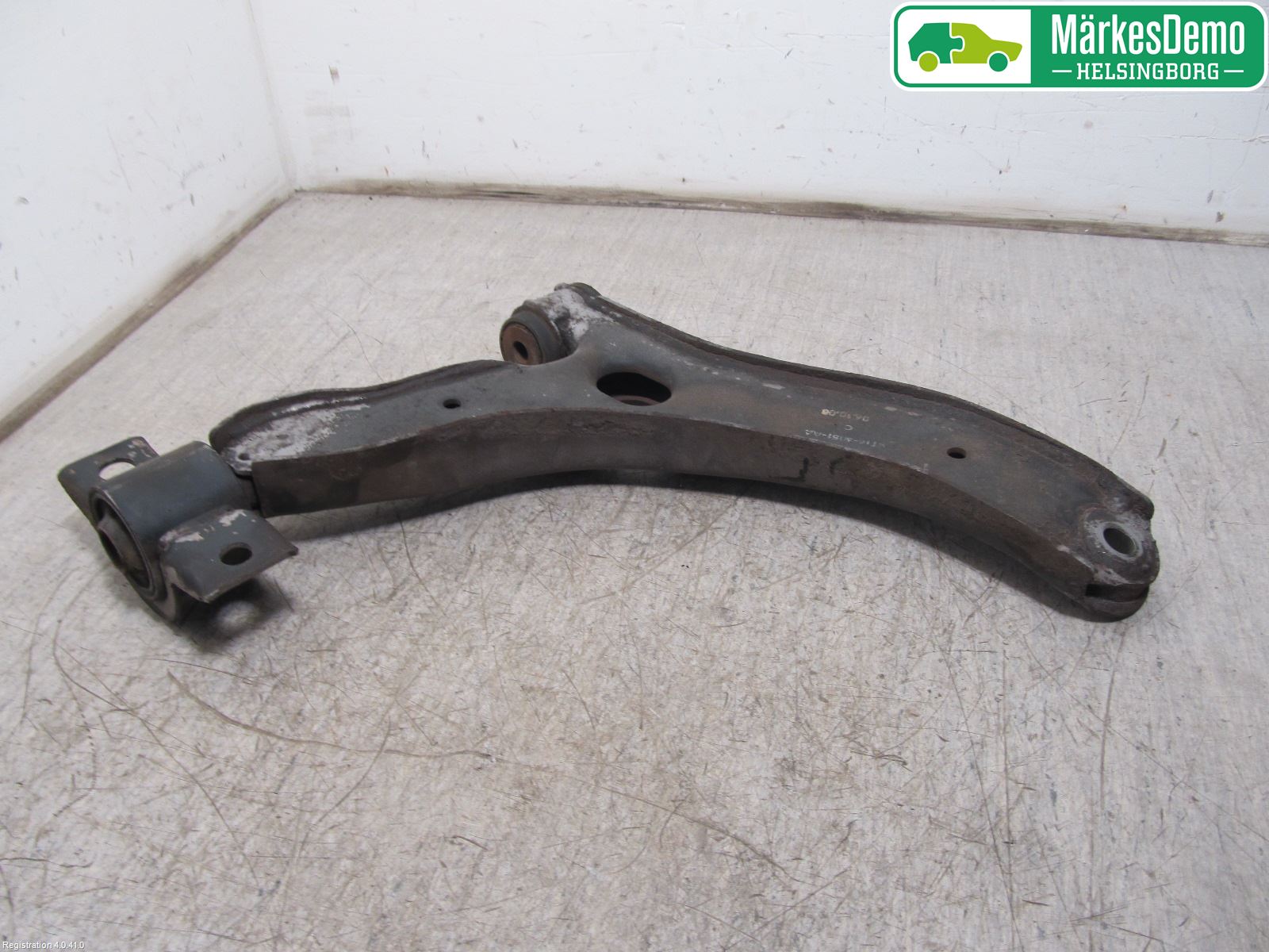 Ford TRANSIT CONNECT 09-13 Bärarm Fram Undre Vä