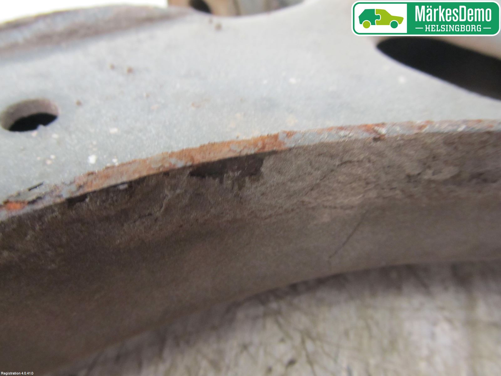 Ford TRANSIT CONNECT 09-13 Bärarm Fram Undre Vä