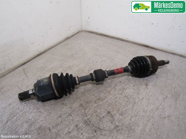 Hyundai i40 08-15 Drivaxel Fram Vänster