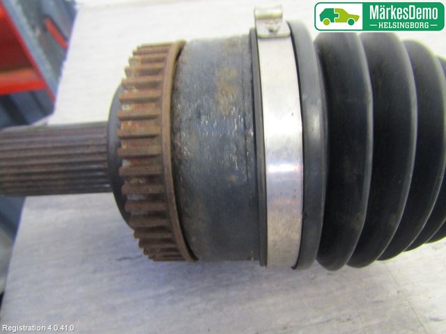 Kia SPORTAGE (SL) 11-15 Drivaxel Fram Höger