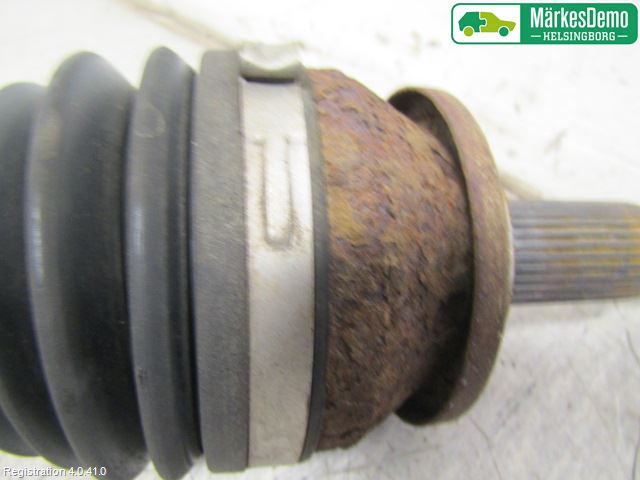 Toyota AVENSIS 09-15 Drivaxel Fram Höger