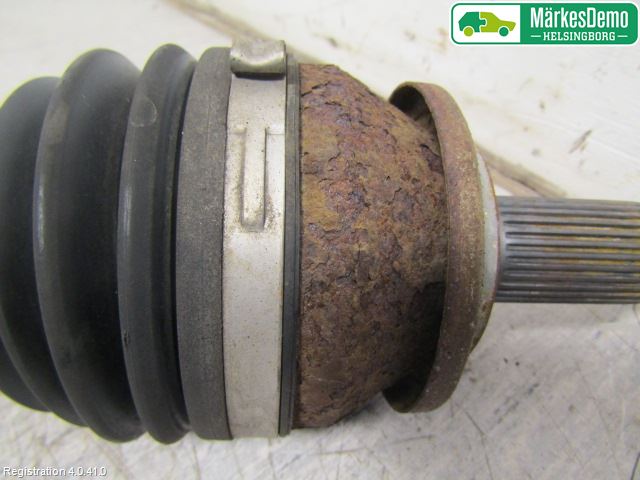 Toyota AVENSIS 09-15 Drivaxel Fram Höger