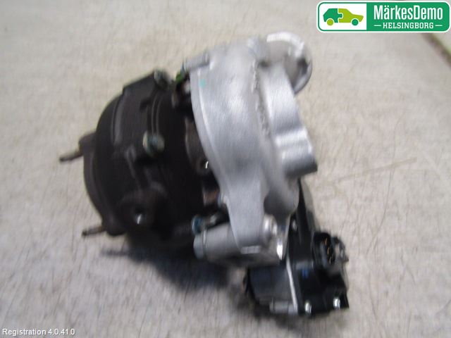 Toyota AVENSIS 09-15 Turboaggregat