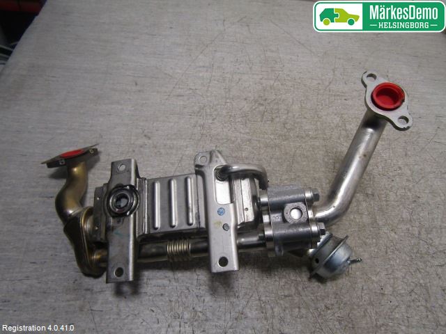 Toyota AVENSIS 09-15 Avgaskylare