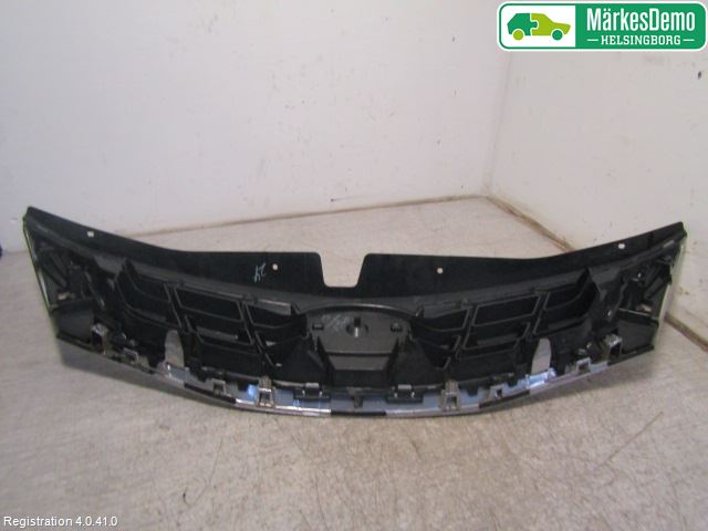 Subaru IMPREZA III 08-11 Grill Komp