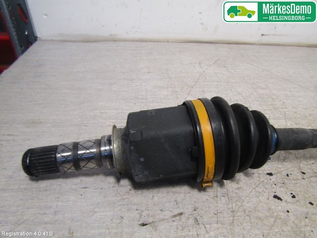 Subaru IMPREZA III 08-11 Drivaxel Fram Höger