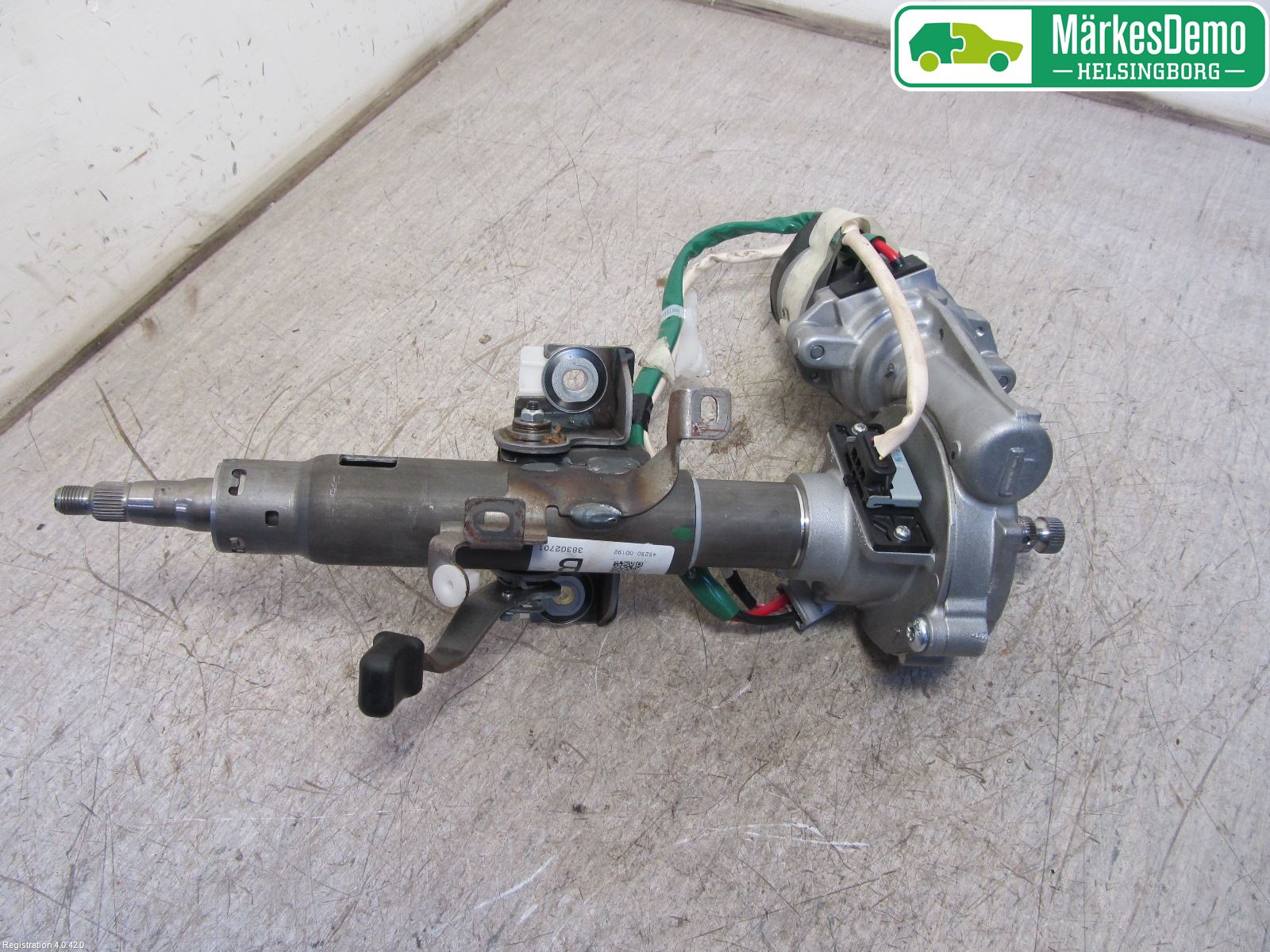 Toyota YARIS XP130 12-14 Rattaxelagg Med Inb Servo