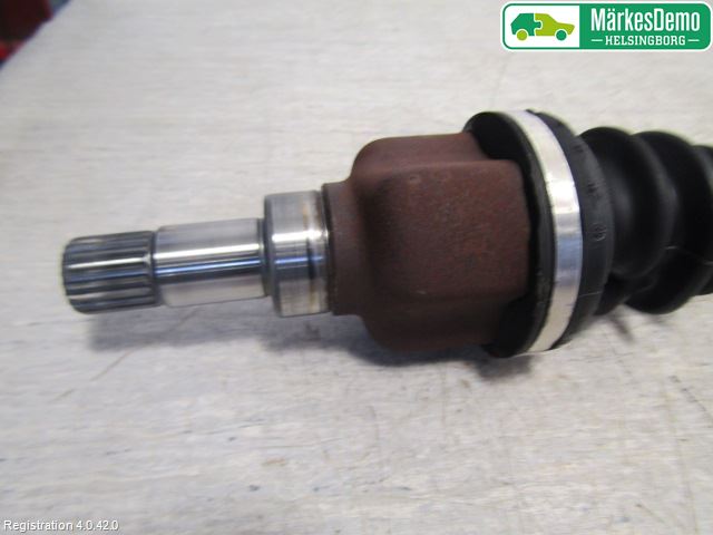 Peugeot 208 12-15 Drivaxel Fram Vänster