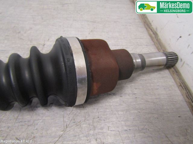 Peugeot 208 12-15 Drivaxel Fram Höger