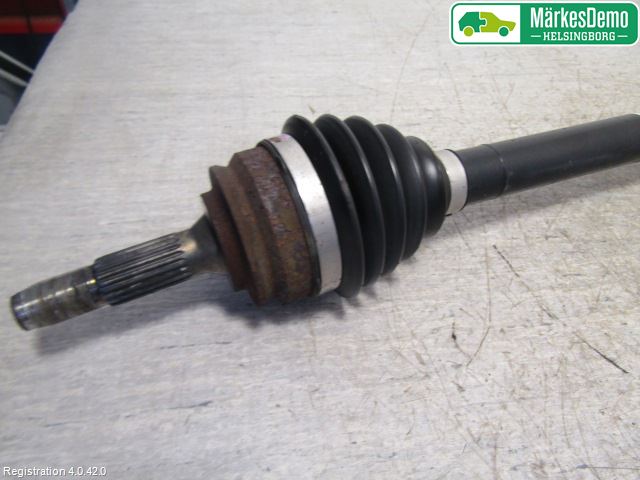 Peugeot 208 12-15 Drivaxel Fram Höger