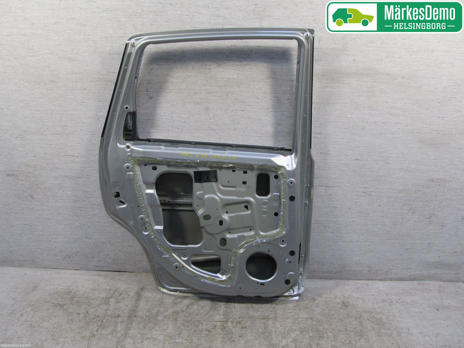 Nissan NOTE E11 06-14 Dörr Bak Vänster