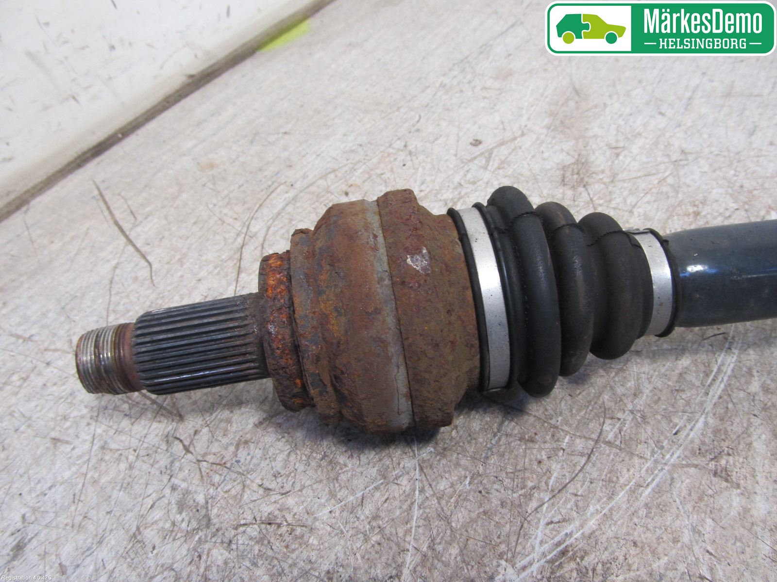 BMW 3 E90/91 SED/TOU 05-12 Drivaxel Bak Höger