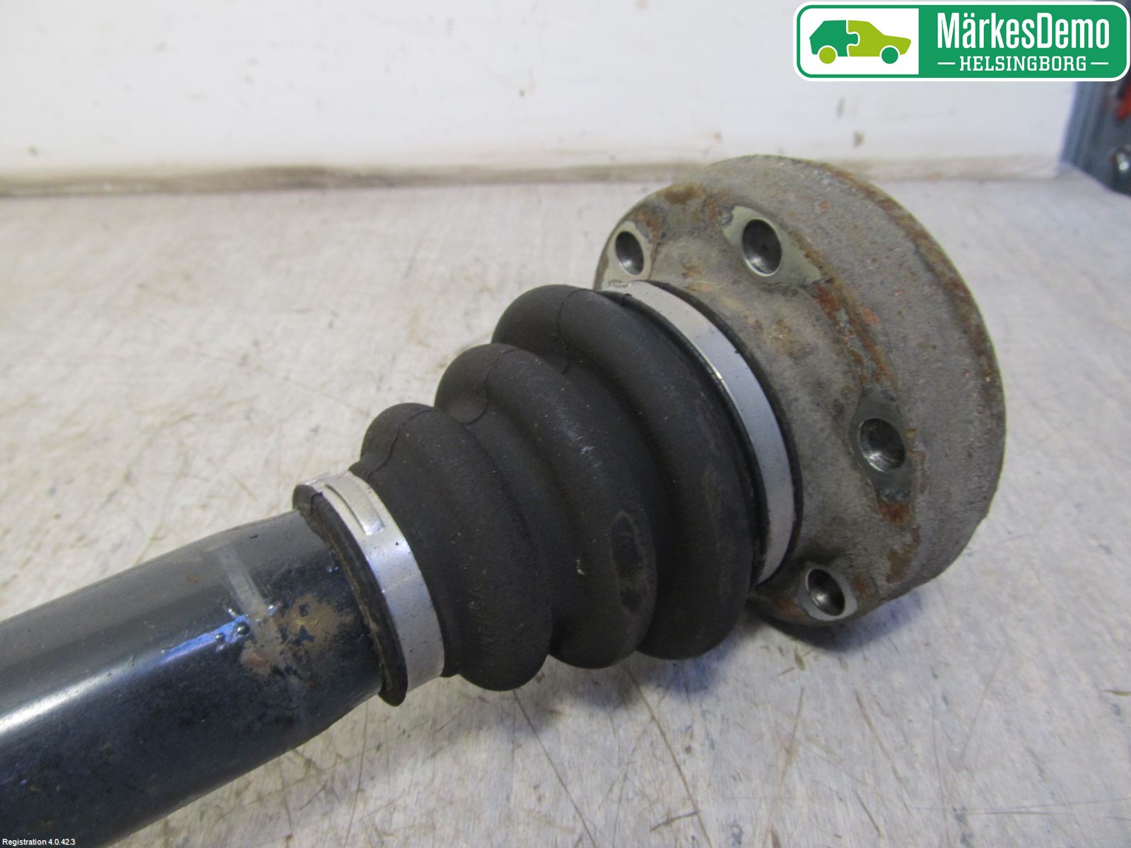BMW 3 E90/91 SED/TOU 05-12 Drivaxel Bak Höger