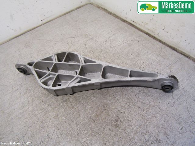 Volvo XC70 14-16 Bärarm Bak Vänster