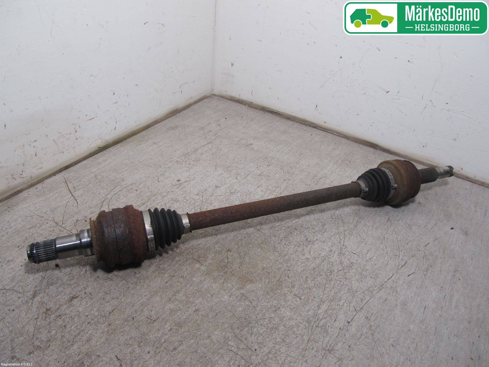Lexus IS 220d/250/350 06-13 Drivaxel Bak Höger
