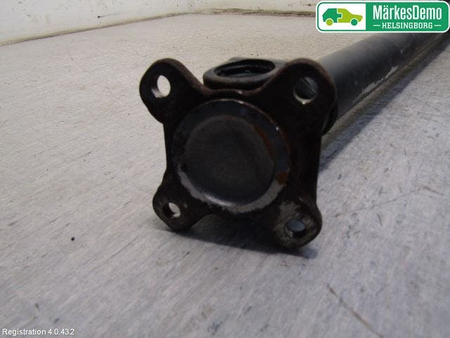 BMW 3 F30/F31/F80 12-19 Mellanaxel Främre